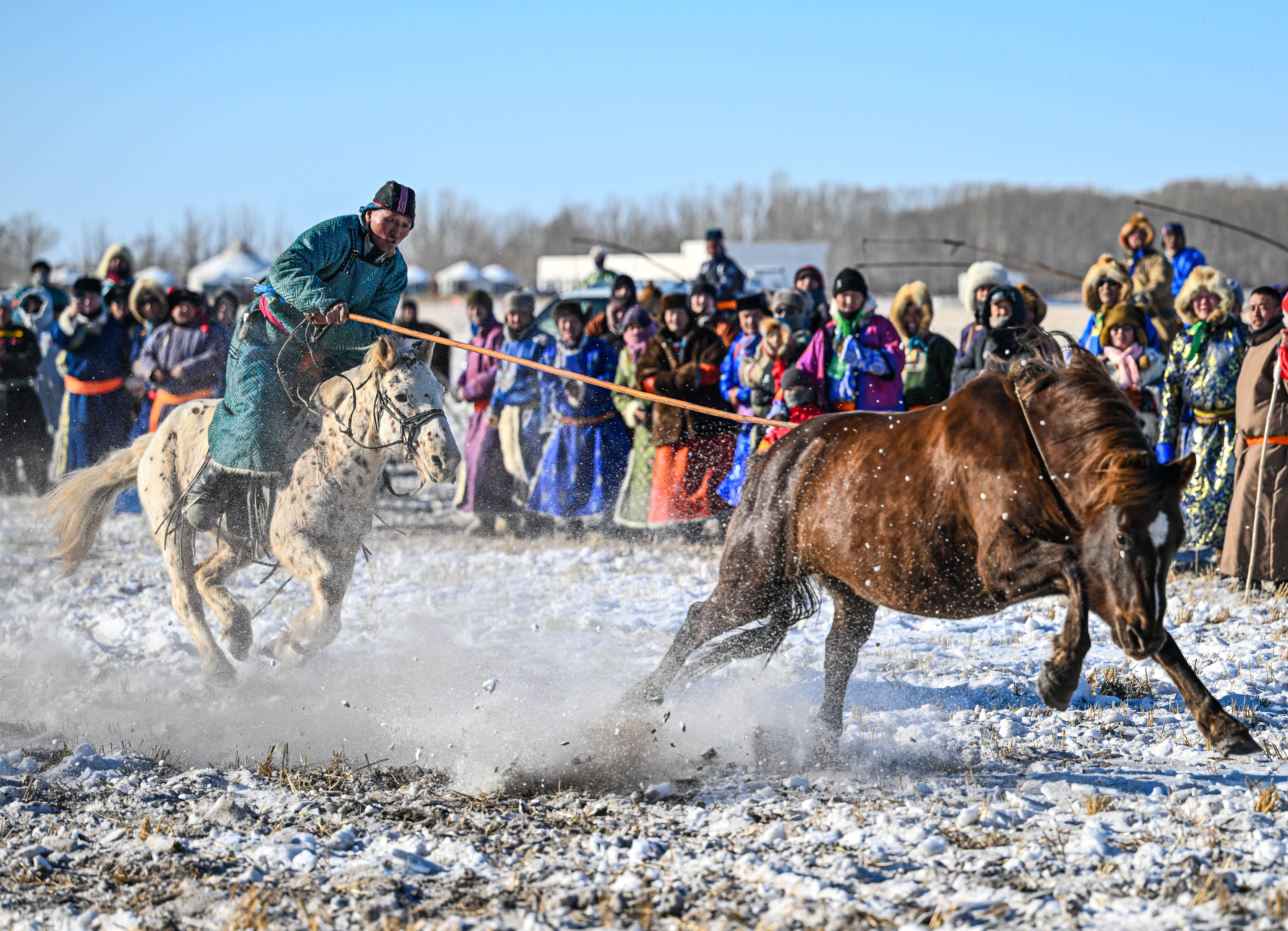 世俱杯改制-内蒙古队在比赛中拼尽全力,力争上游的简单介绍