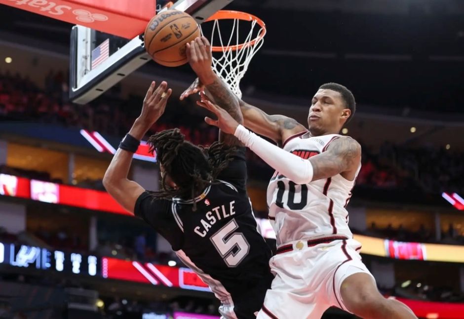 包含季后赛战役开启，火箭主场不敌挑战者的词条