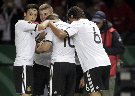 世俱杯2025-包含实时报道：瑞典队成功晋级欧洲杯预选赛的词条