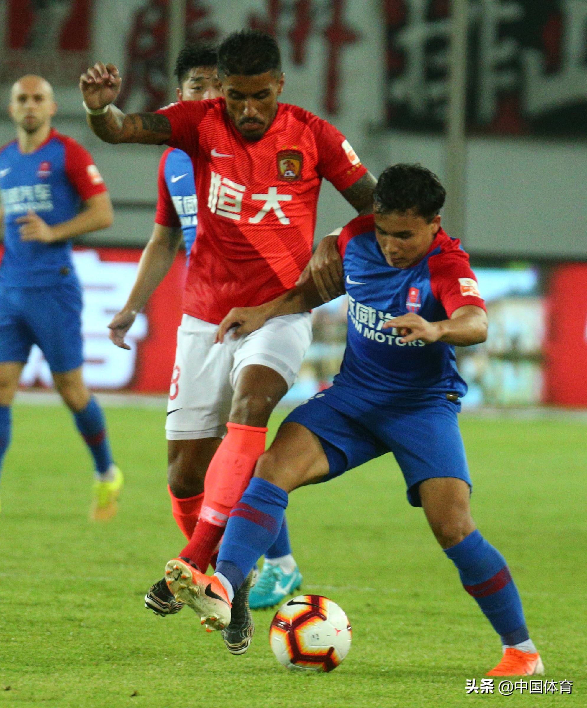 世俱杯-轮到重庆斯威迎战富力,必须全力以赴的简单介绍