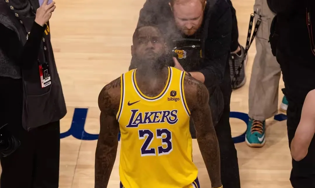 世俱杯直播-湖选手用实力证明自我,步行者队夺胜晋级掘金引争议