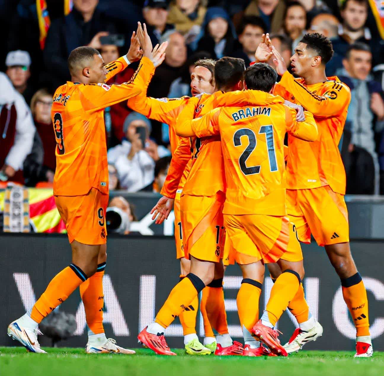 世俱杯2025-关于火爆比赛掀起风波，球员倾尽全力的信息