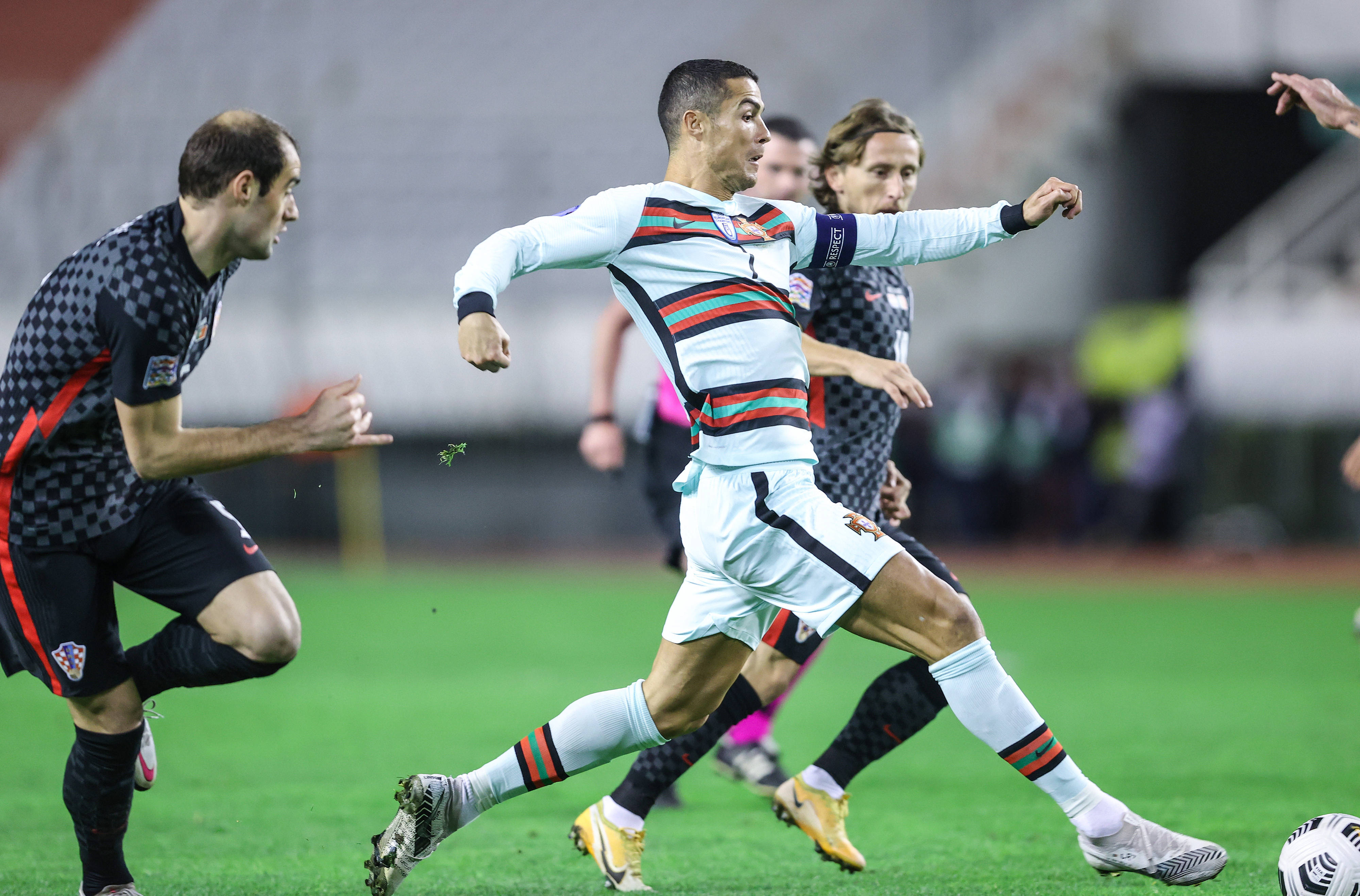 包含克罗地亚逃不过被荷兰淘汰的命运,欧预赛终结的词条 包含克罗地亚逃不过被荷兰淘汰的命运,欧预赛终结的词条