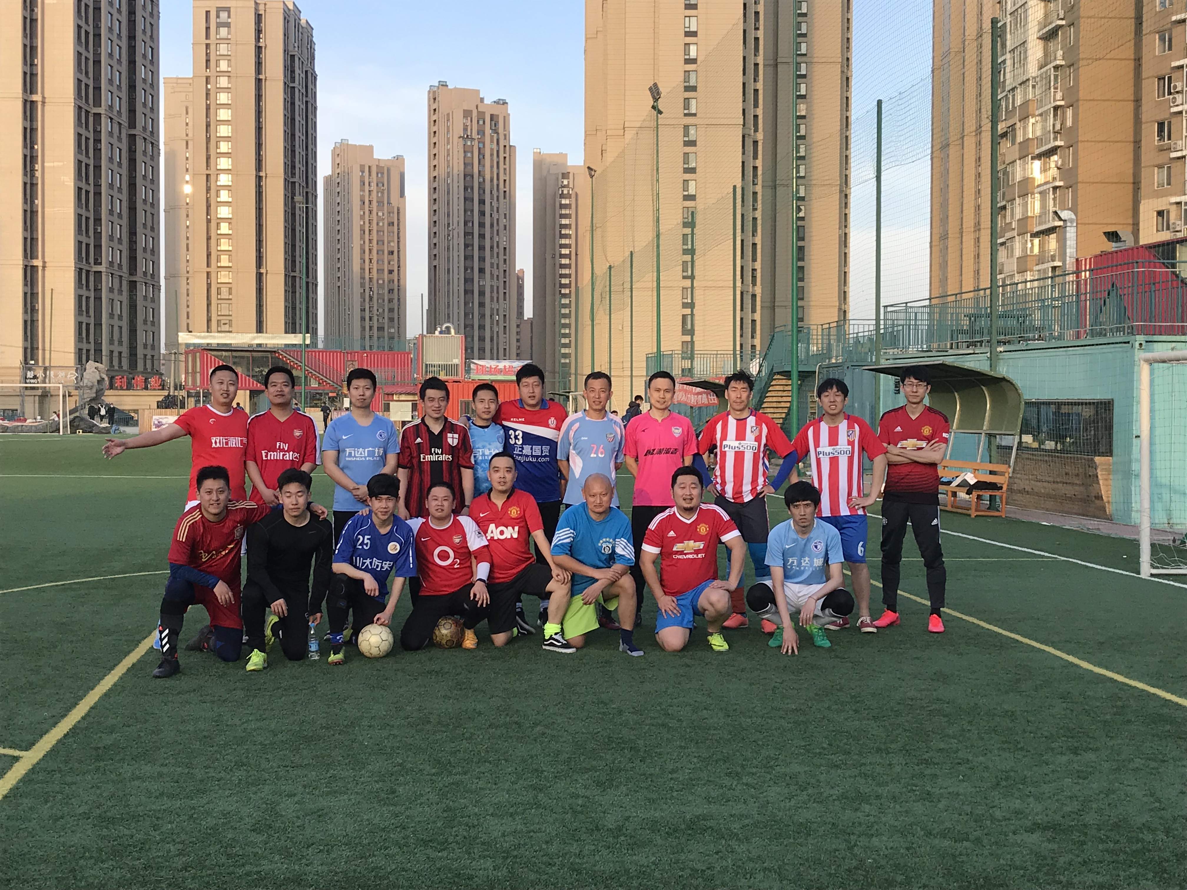 世俱杯决赛-大连队在国际赛场上取得连胜,雄心勃发