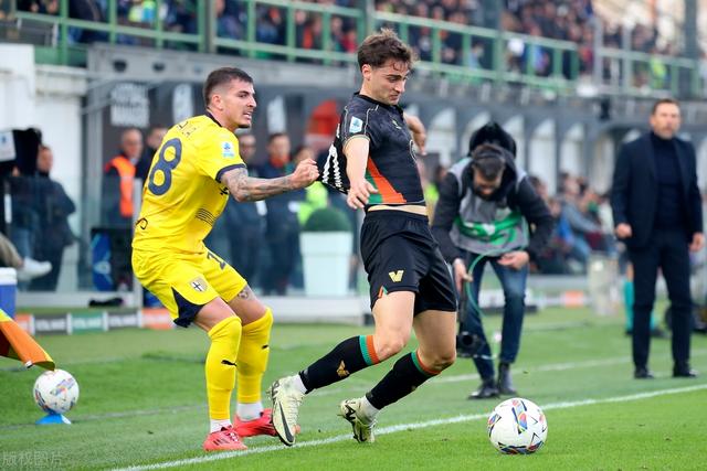 法尔考进球,帮助球队逃离降级区的简单介绍 法尔考进球,帮助球队逃离降级区的简单介绍