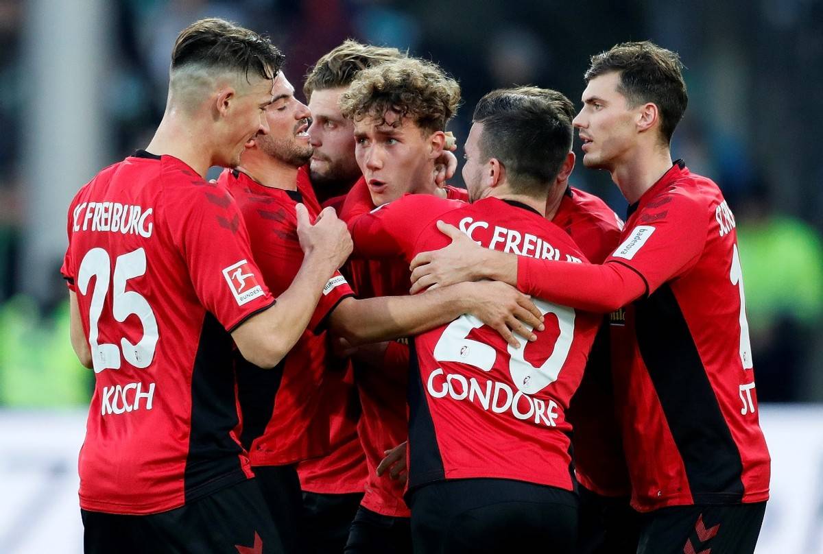 世俱杯决赛-沃尔夫斯堡客场失利,德甲前四位置渐行渐远