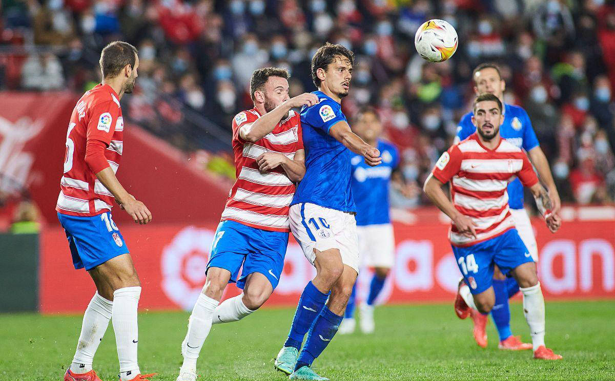 世俱杯奖金-包含巴黎圣日耳曼主场失利,遭遇困境的词条