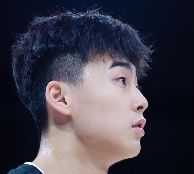 重庆男篮客场失利,困境难解 重庆男篮客场失利,困境难解