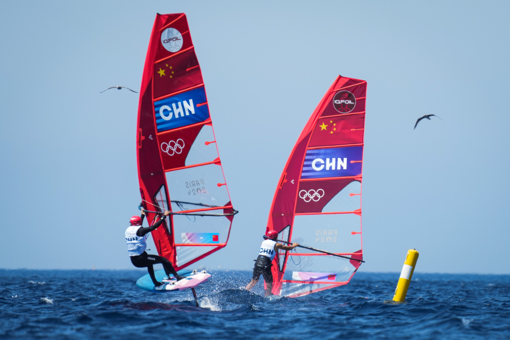 瑞士代表队在帆船比赛中取得胜利