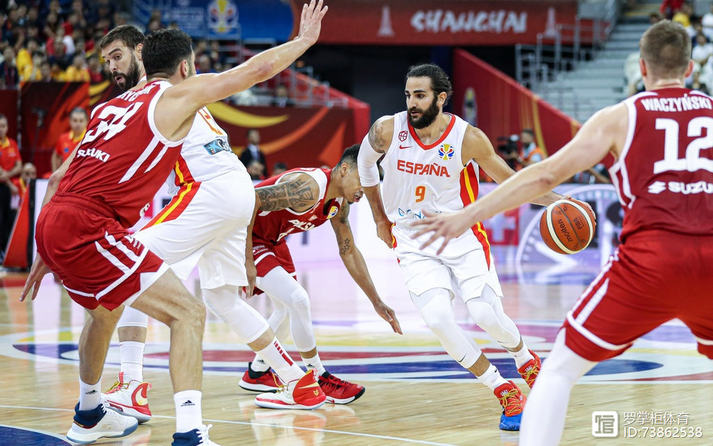 波兰篮球联赛冠军之争激烈进行