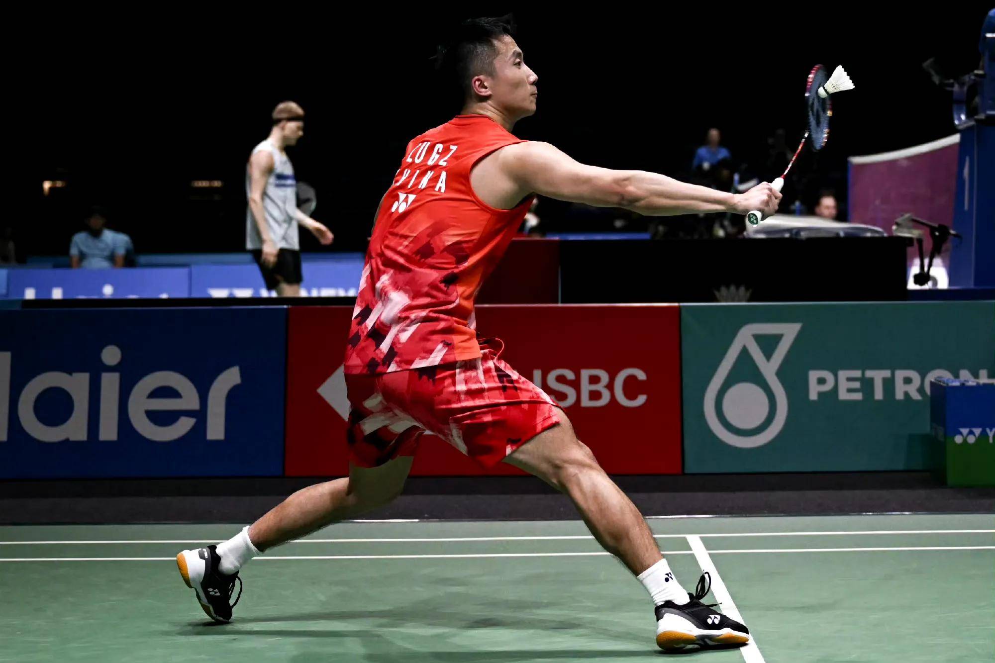 印度羽毛球选手力克对手，尽展雄风夺赛