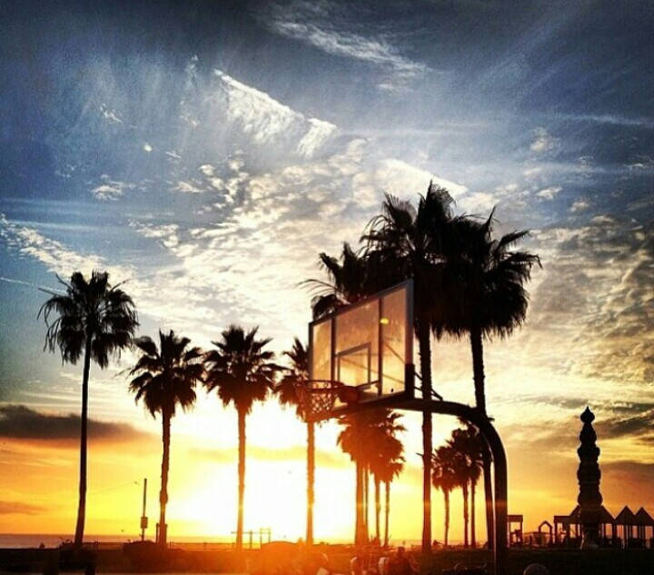 世俱杯参赛资格-观转台板落成，篮球体育赛事之美