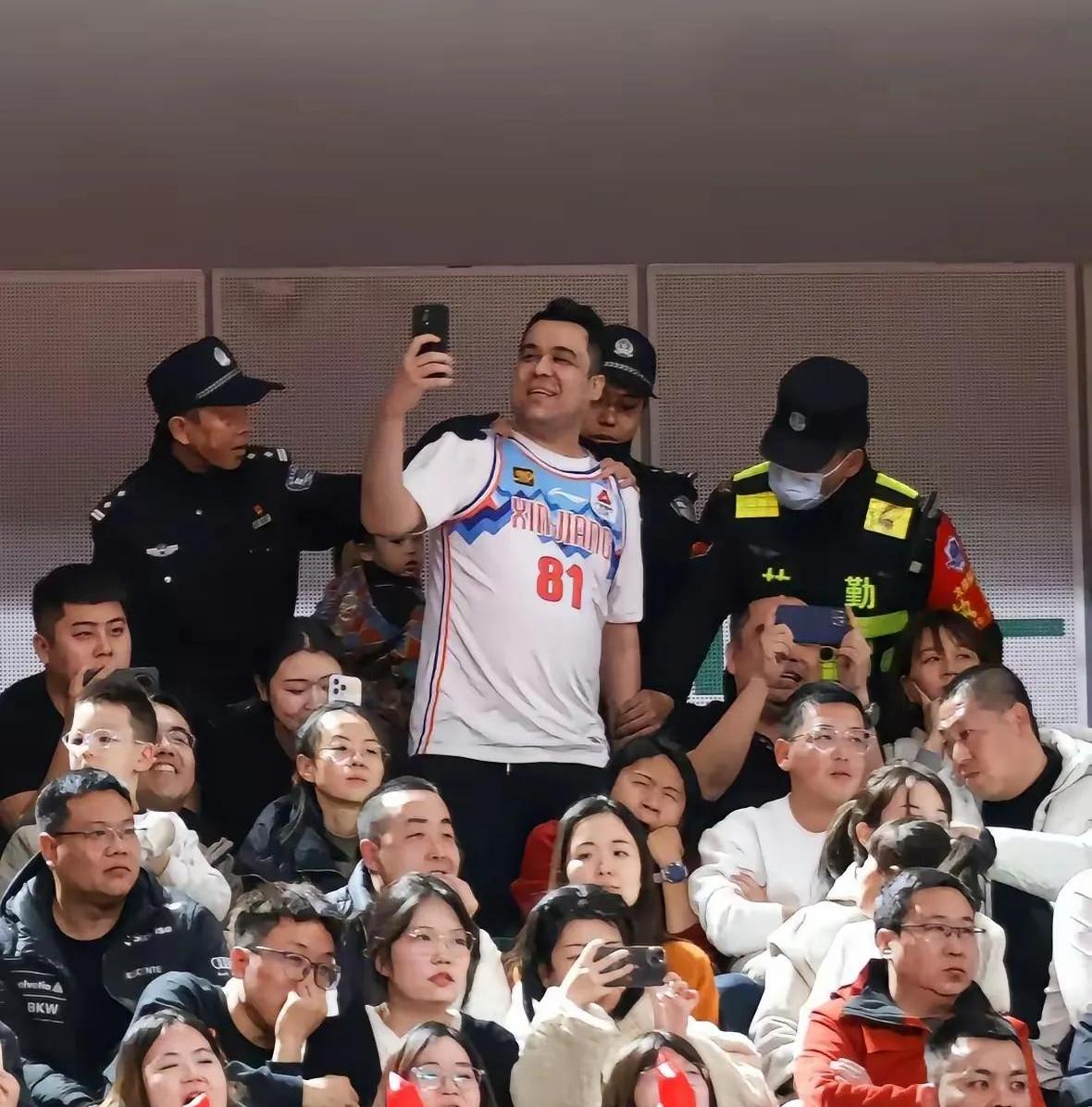 世俱杯参赛资格-关于新疆队总决赛突围球迷期待好成绩的信息