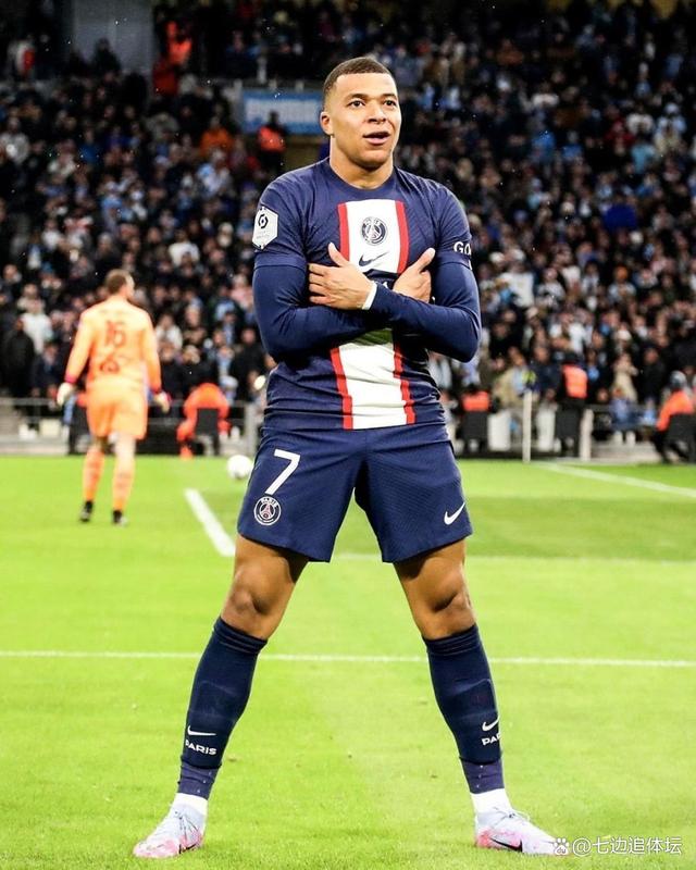 世俱杯官网-瓦朗谢纳惊艳登顶，法甲争霸告捷