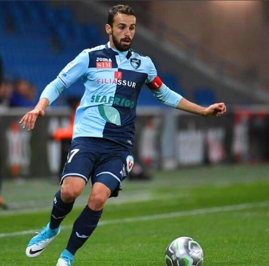 包含瓦朗谢纳客场大胜，稳中向前的词条