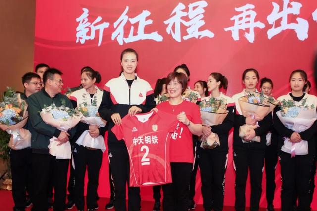 意甲霸主再度崛起,昂扬斗志再战联赛 意甲霸主再度崛起,昂扬斗志再战联赛