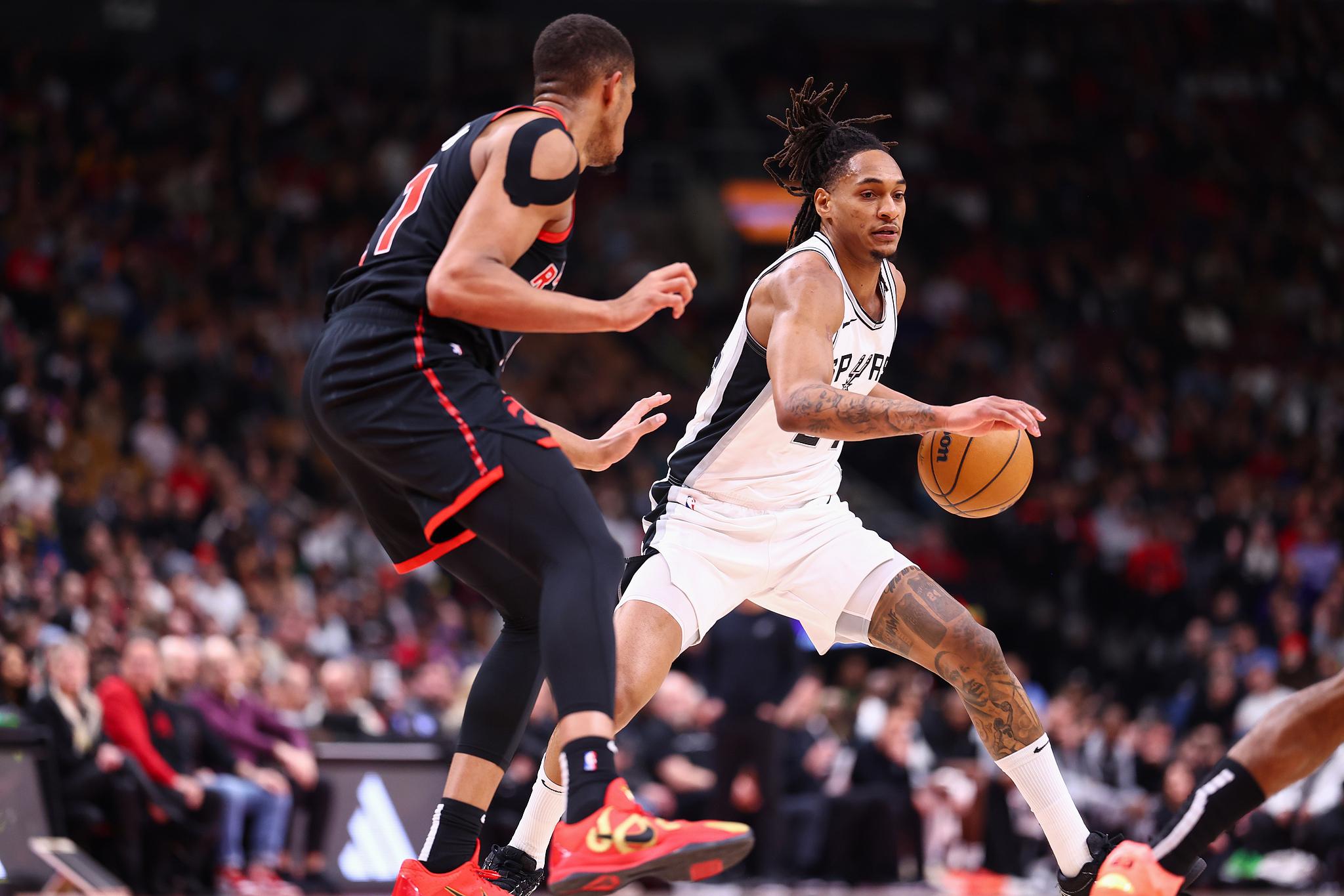 世俱杯-开拓者惊险胜猛龙，延续连胜！