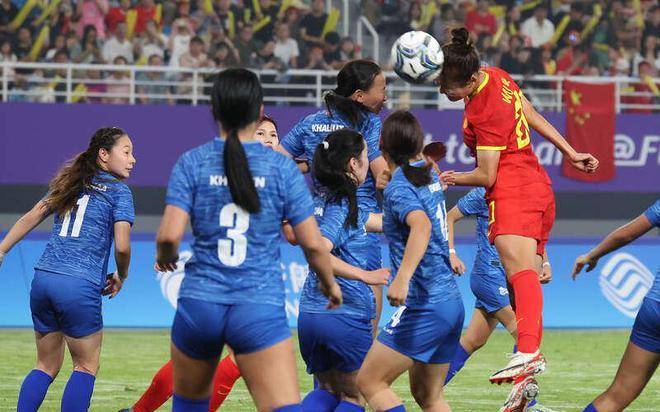 包含新加坡女足以霸气姿态跻身东南亚杯决的词条