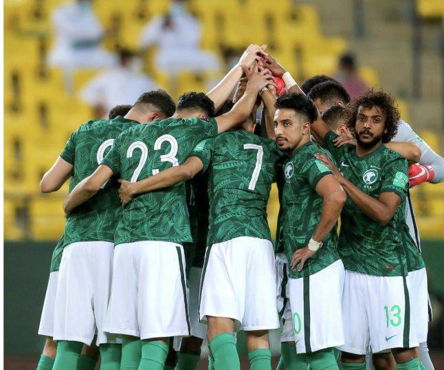 美洲豪强队夺得国际联赛金杯，荣耀领先