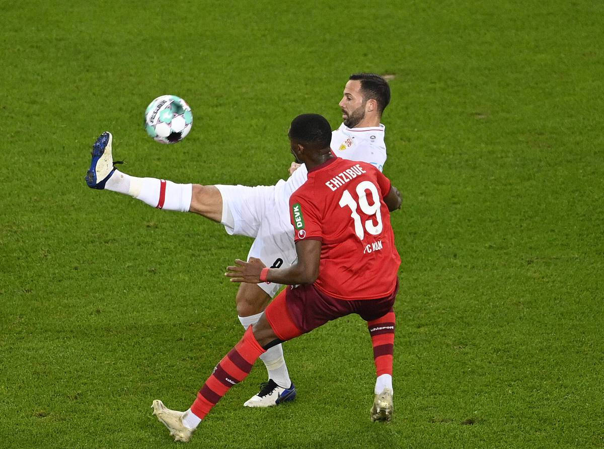 克罗托内主场逆转,振奋士气谱写胜利 克罗托内主场逆转,振奋士气谱写胜利