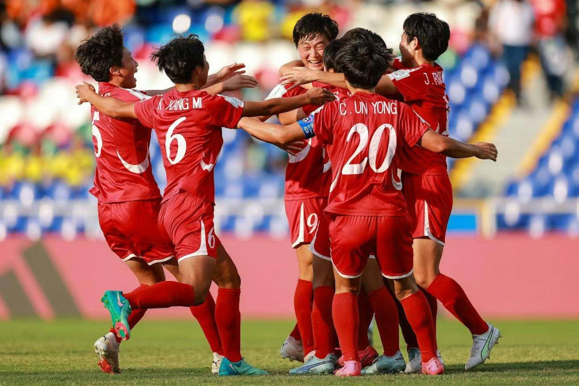 美国女足压倒新西兰,晋级亚洲杯四强 美国女足压倒新西兰,晋级亚洲杯四强