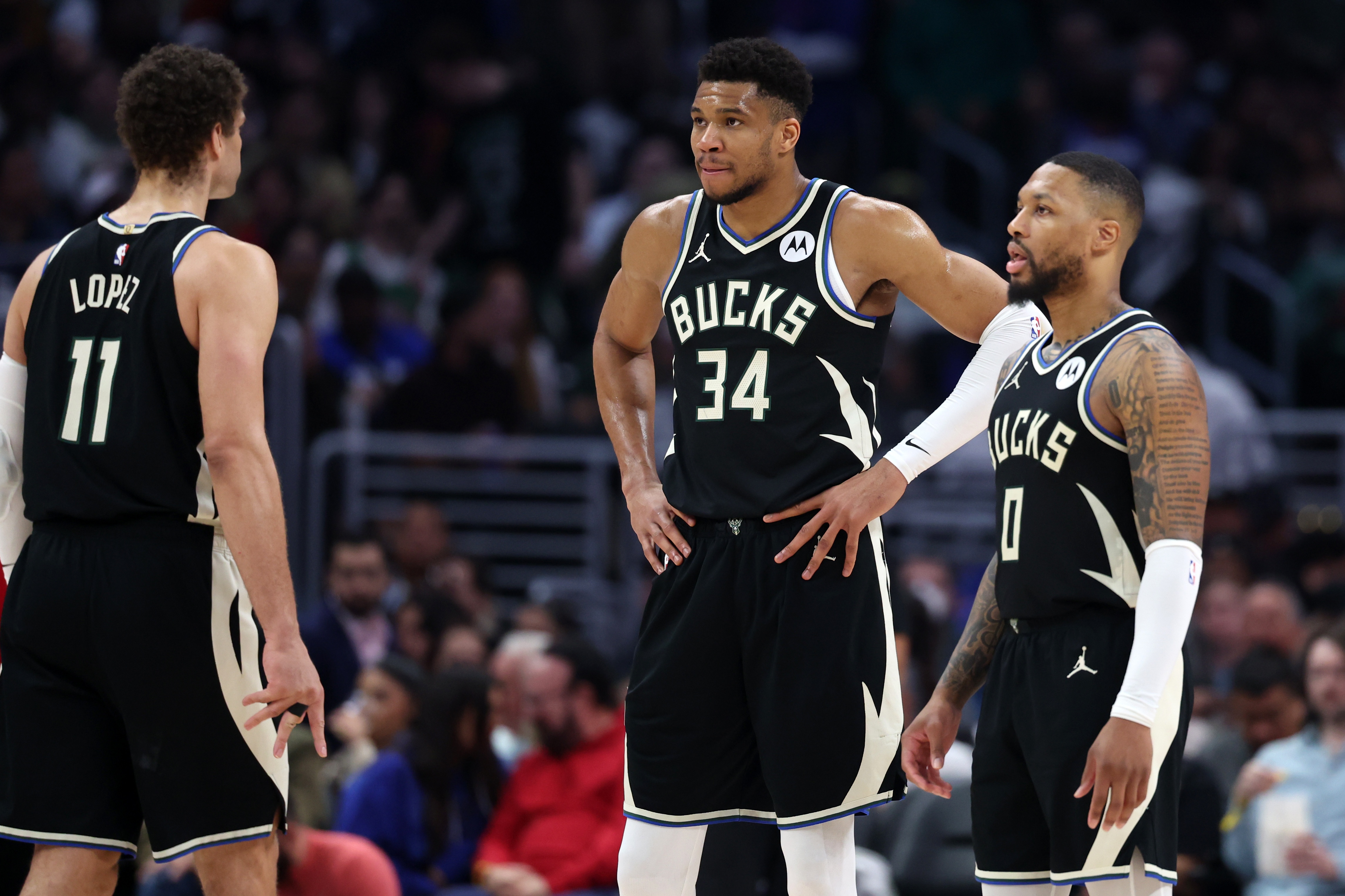 包含雄鹿轻松胜猛龙，字母哥全场发威的词条