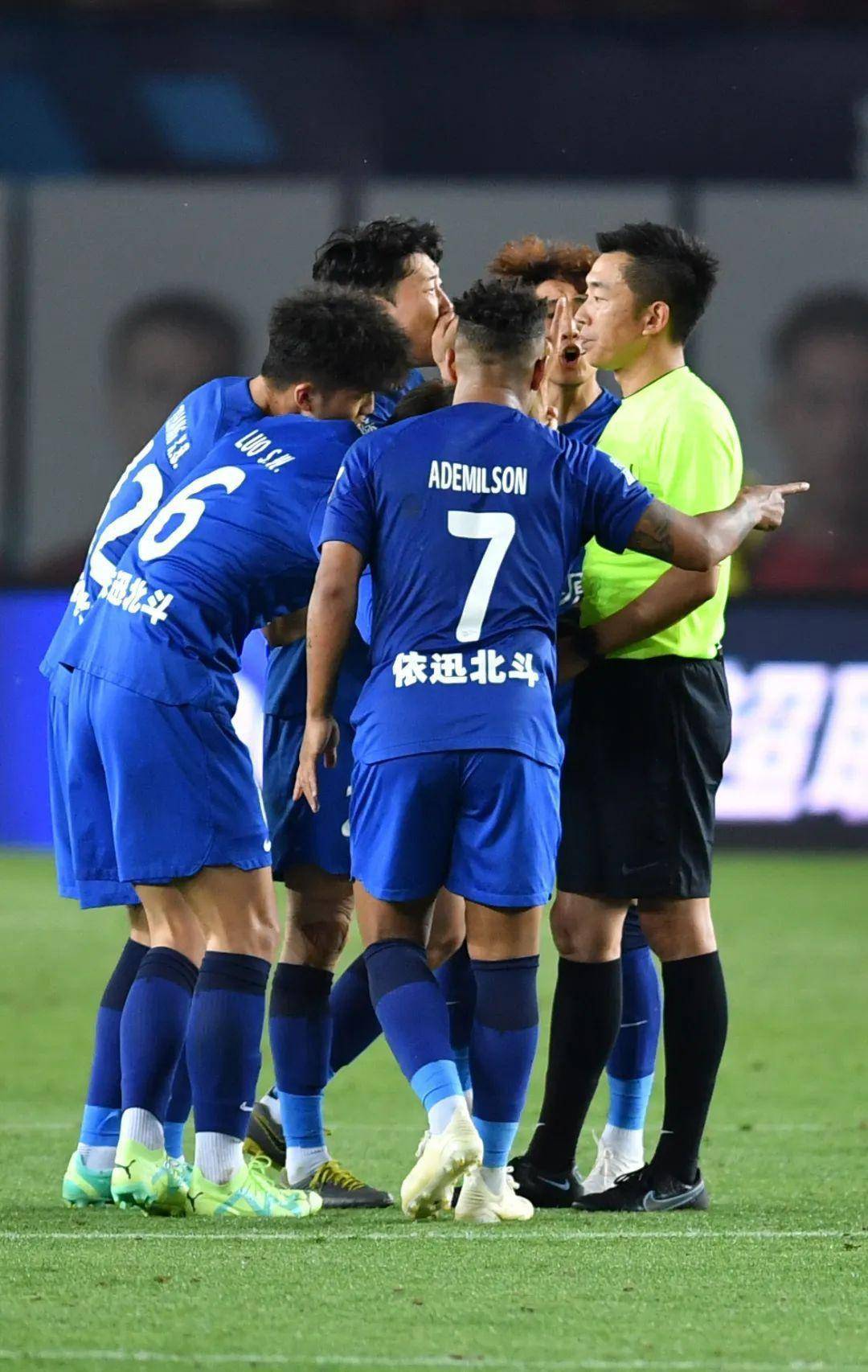 马拉加中场球员涉嫌红牌，或将被停赛