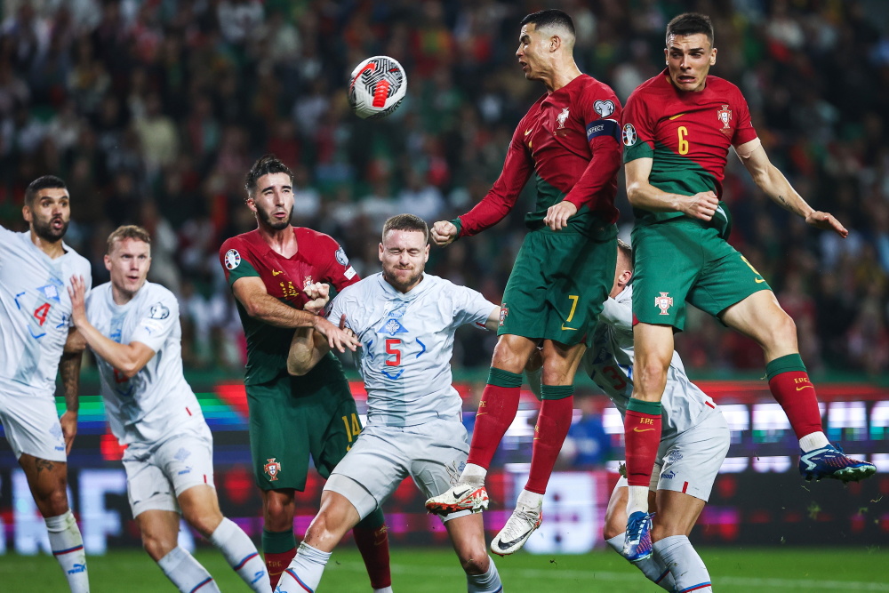 奥地利队携手冰岛队进入欧锦赛决赛