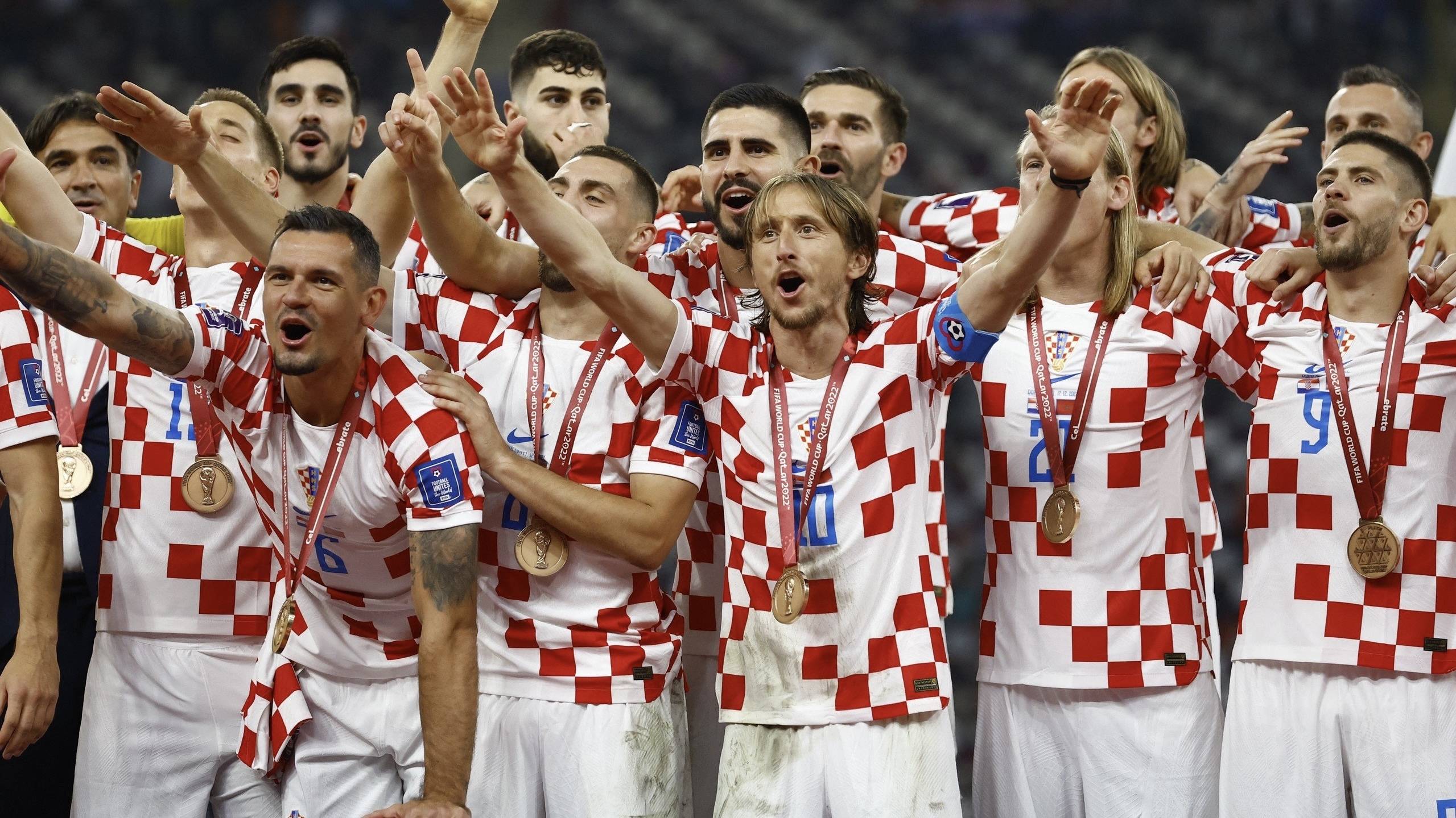 世俱杯直播-体育界掀起踢球热潮,各国球队争相参赛