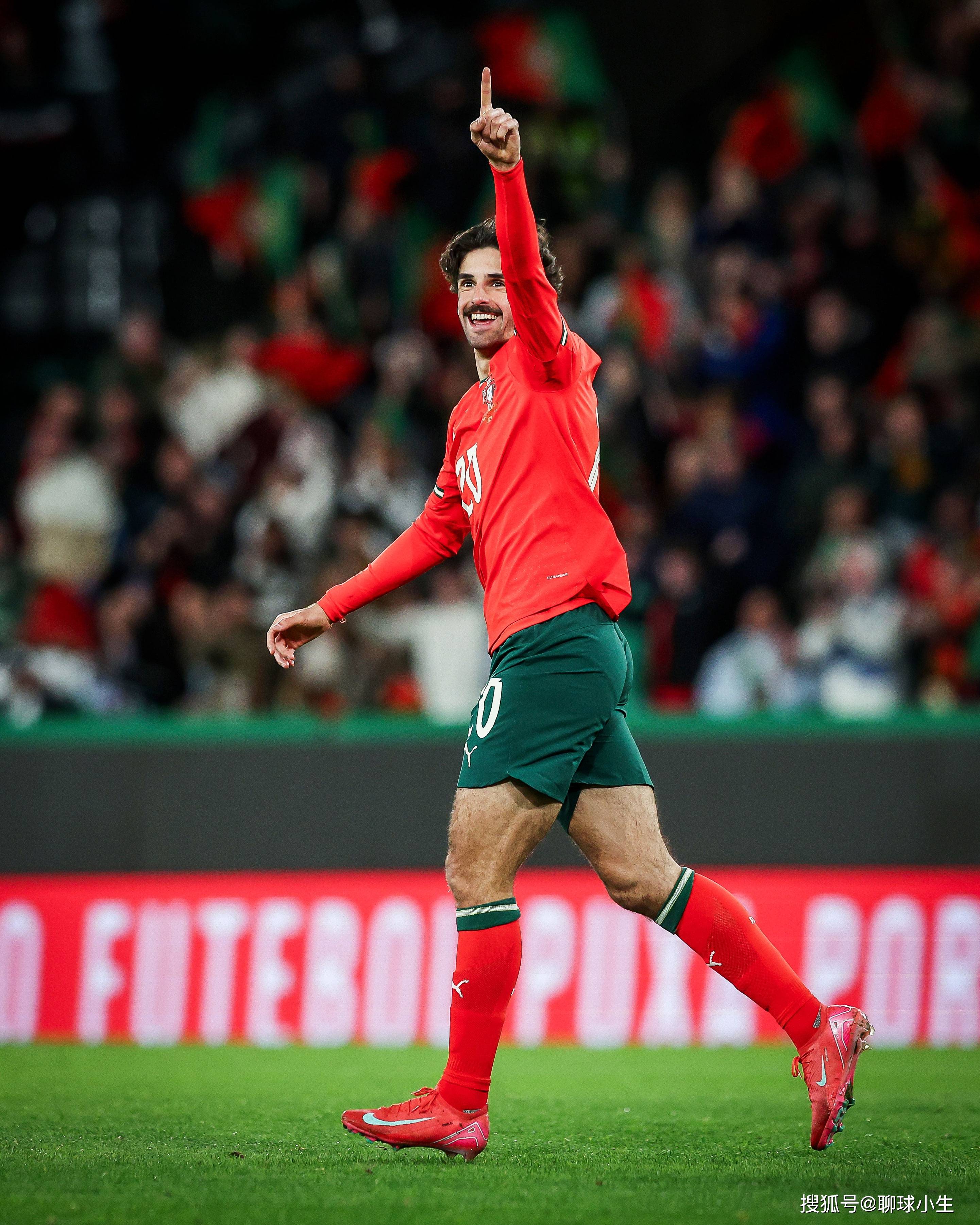 葡萄牙球员表现低迷,教练组调整阵容 葡萄牙球员表现低迷,教练组调整阵容