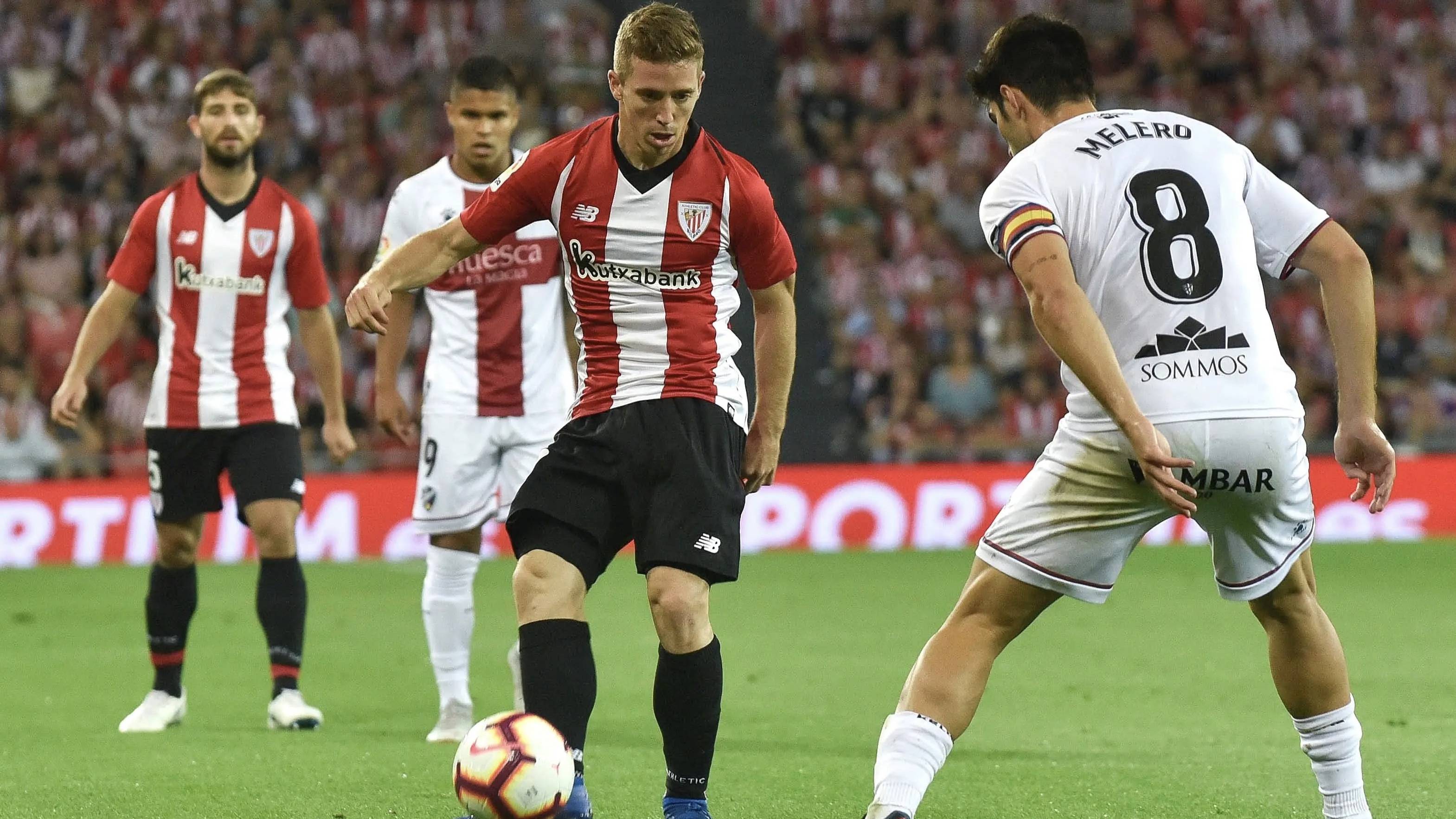 包含足球赛事中风生水起,球员们备战紧张的词条 包含足球赛事中风生水起,球员们备战紧张的词条