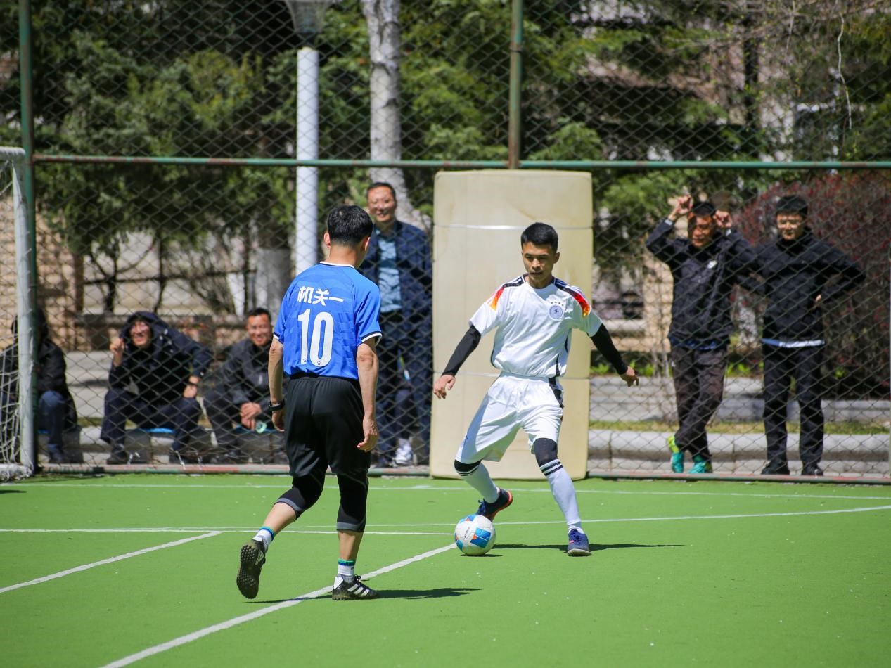 包含激情燃烧的足球赛场,谁将笑到最后的词条 包含激情燃烧的足球赛场,谁将笑到最后的词条