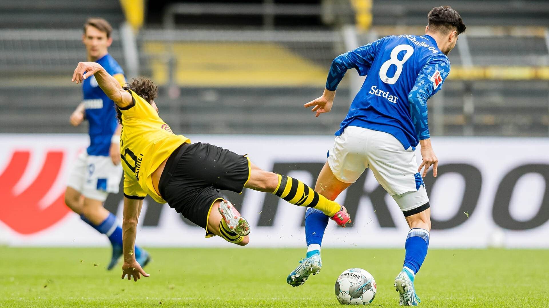 世俱杯2025-多特蒙德客场挑战沙尔克04,全力拼搏取胜