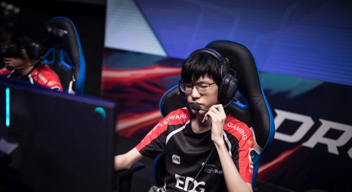 MAD绝杀EDG,Ming完成史诗逆转宿敌对决半决赛,让粉丝疯狂欢呼 MAD绝杀EDG,Ming完成史诗逆转宿敌对决半决赛,让粉丝疯狂欢呼