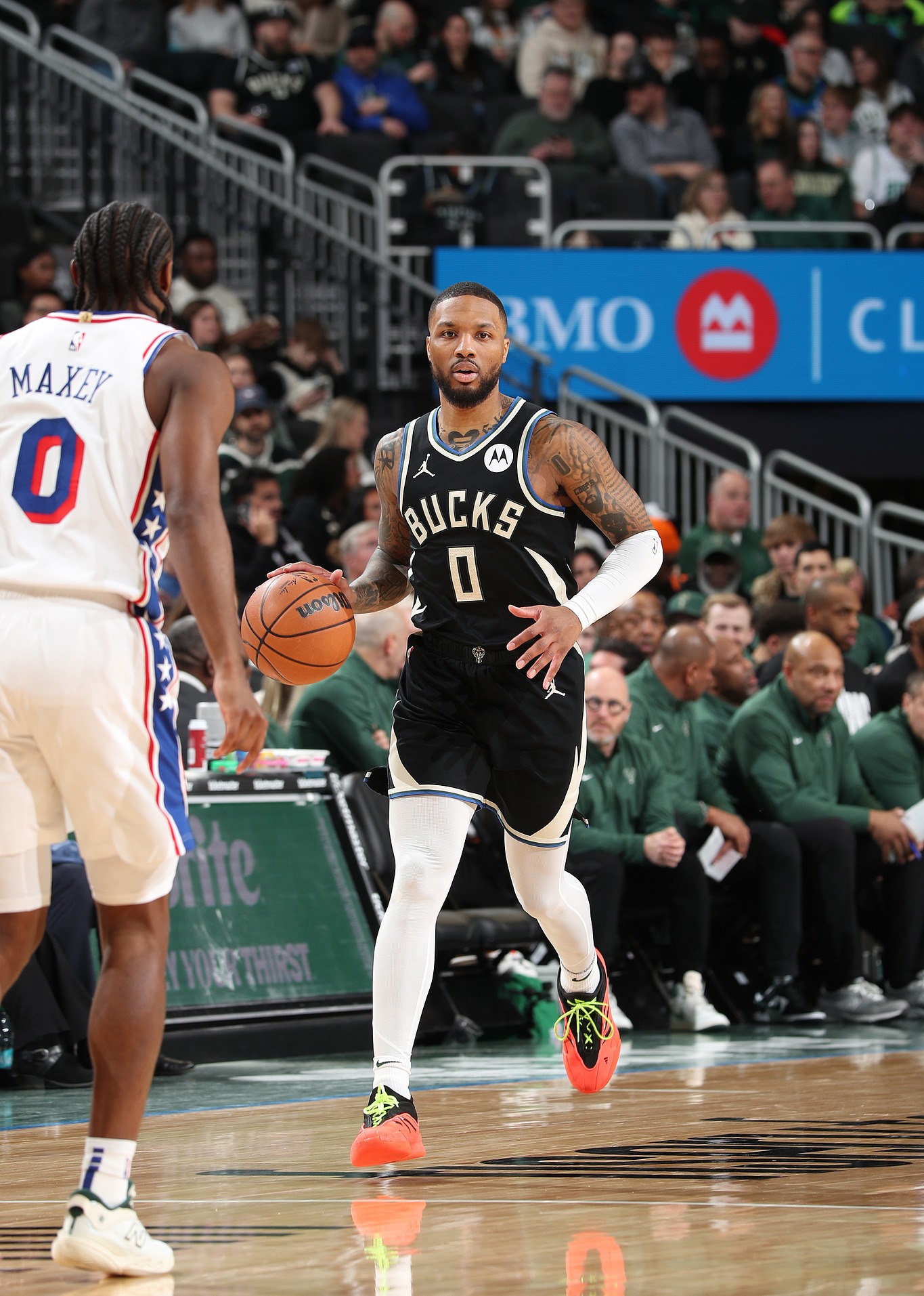 世俱杯冠军-雄鹿主场力克篮网，延续不败纪录的简单介绍