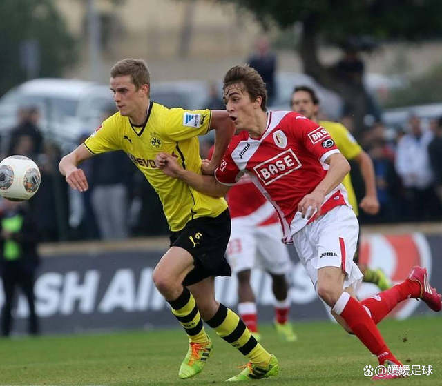 世俱杯2025-阿贾克斯表现抢眼，球队成绩蒸蒸日上的简单介绍