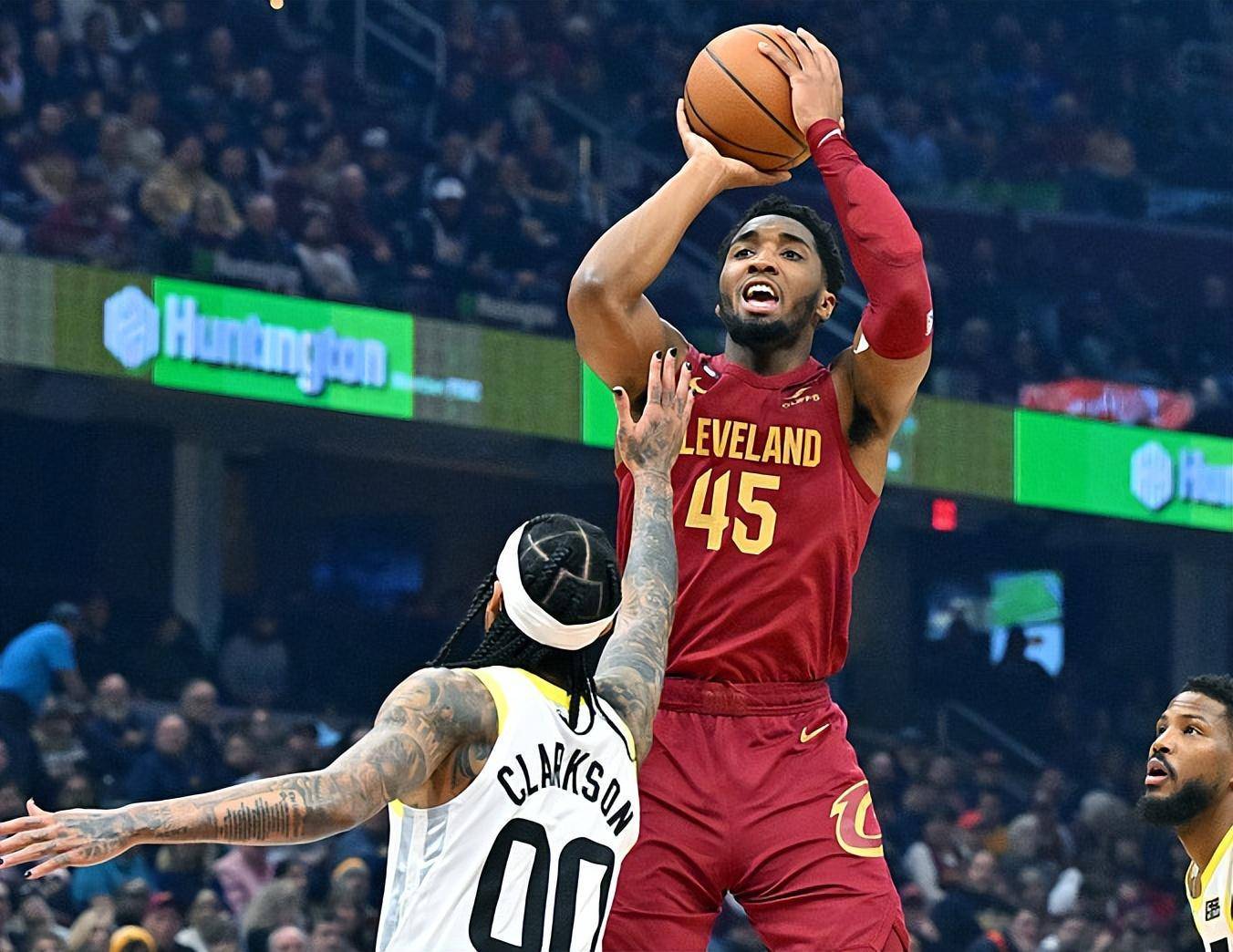 关于骑士大胜对手，连胜锁定总决赛门票的信息