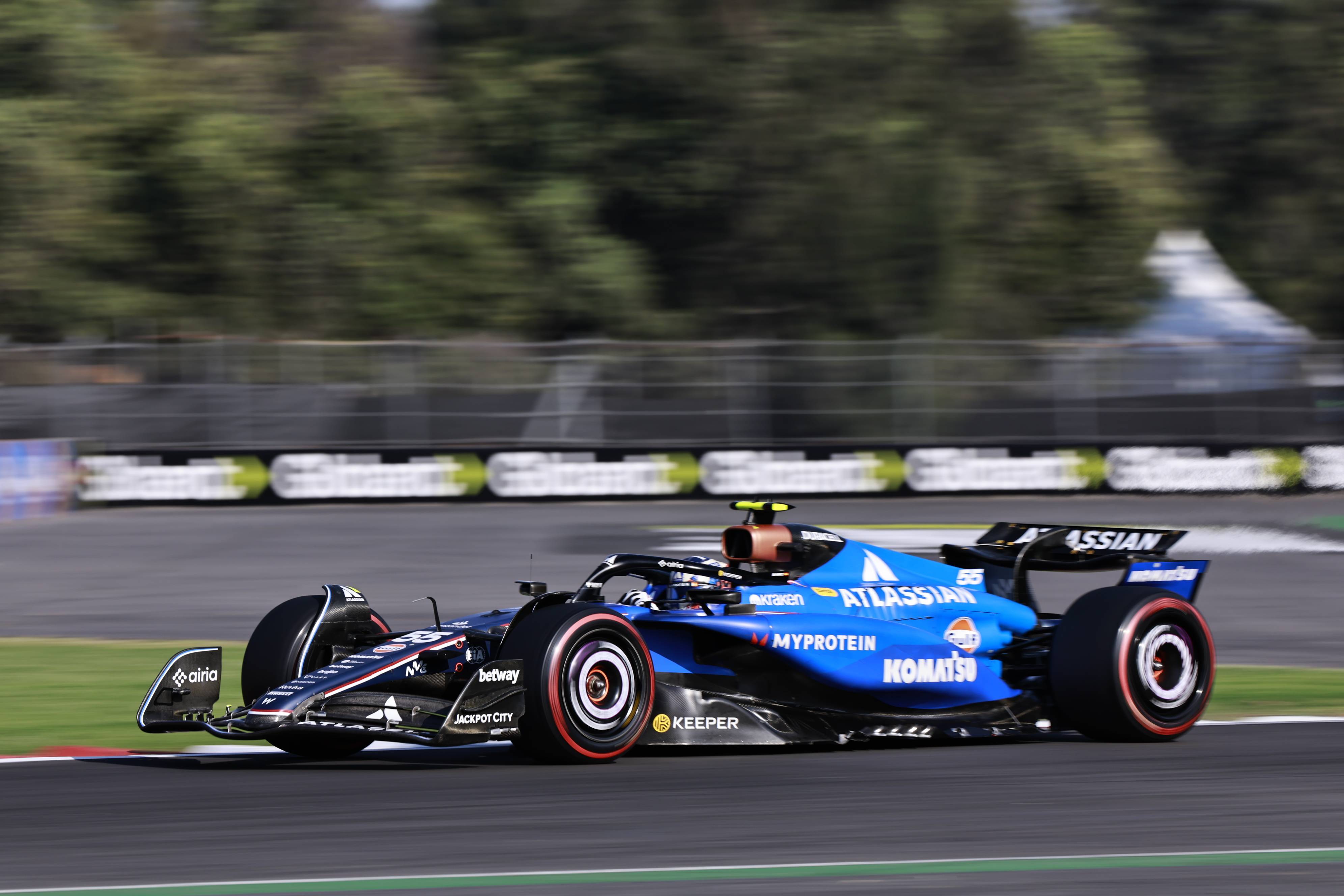 关于迈凯伦完胜红牛二队,汉密尔顿扛起全队的信息 关于迈凯伦完胜红牛二队,汉密尔顿扛起全队的信息