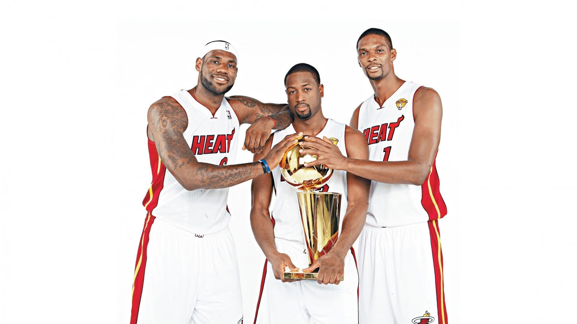 特工飞车血拼时，弗拉霍维奇用射门接管了F1街道赛