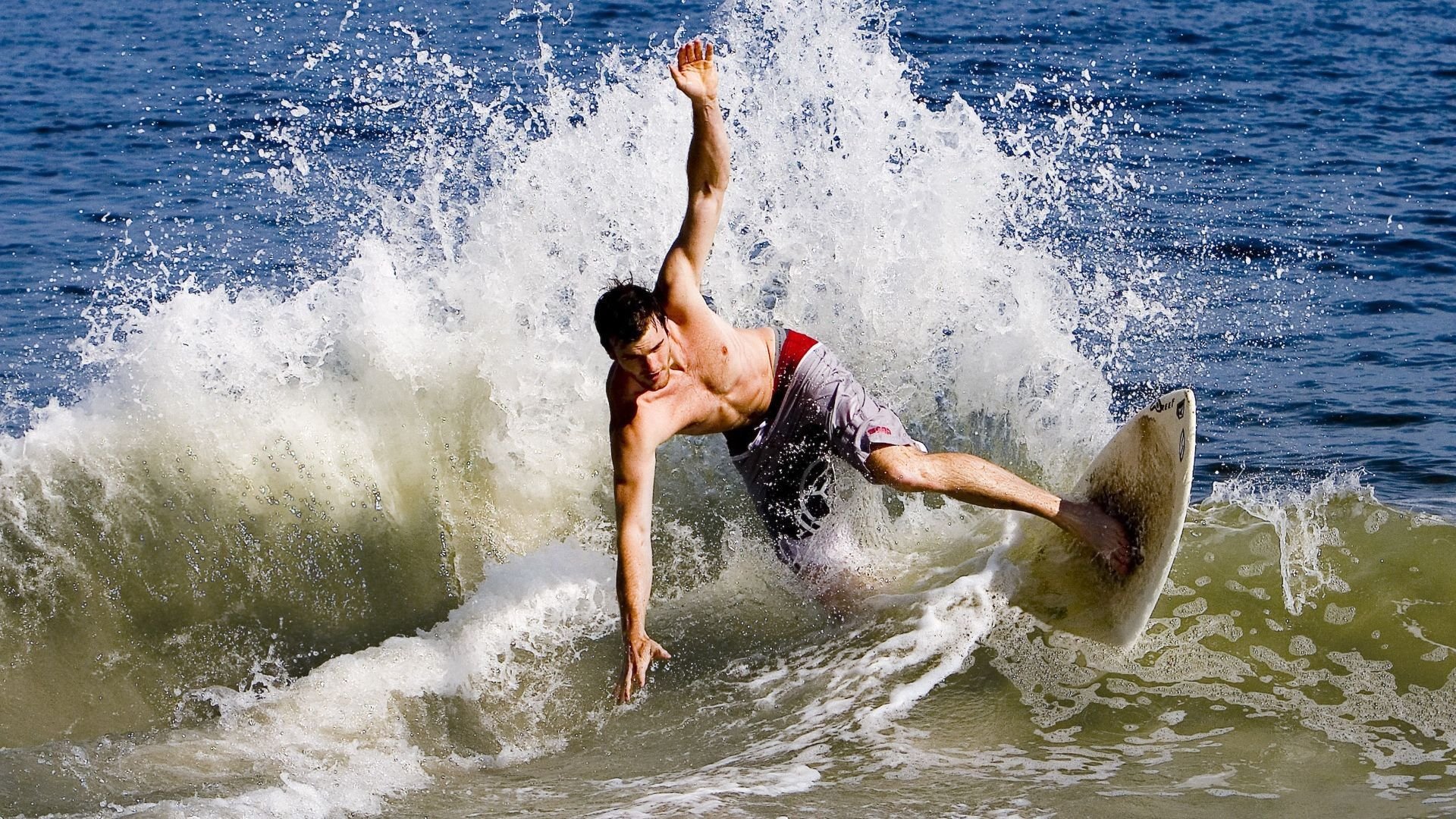 世俱杯决赛-冰与火的对决，利拉德致命一投与浓眉的统领之路